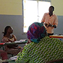 A trainer in Burkina Faso during the presentation of Module 6, © RKI